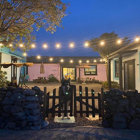 Lefthander Guesthouse Jeju Exterior photo