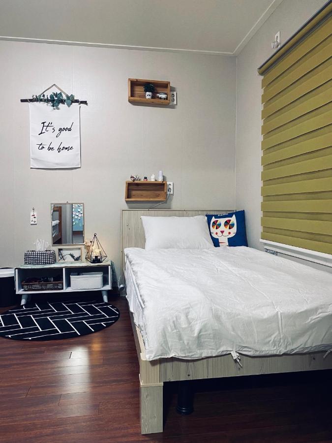Lefthander Guesthouse Jeju Exterior photo
