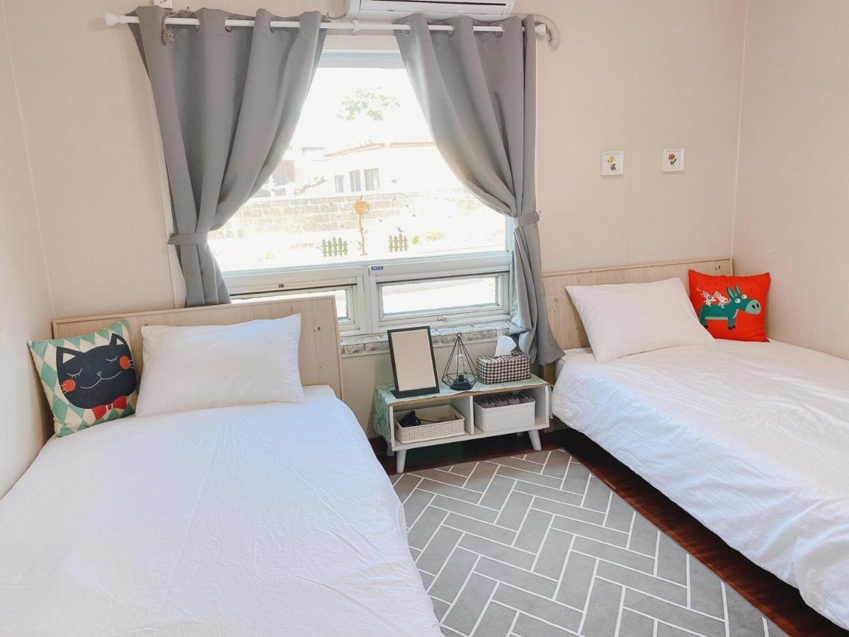 Lefthander Guesthouse Jeju Exterior photo
